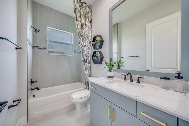 Bath 2 Sage Model 13952 Belterra Drive