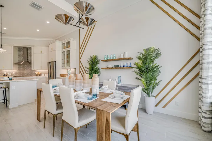 Dining 13952 Belterra Dr