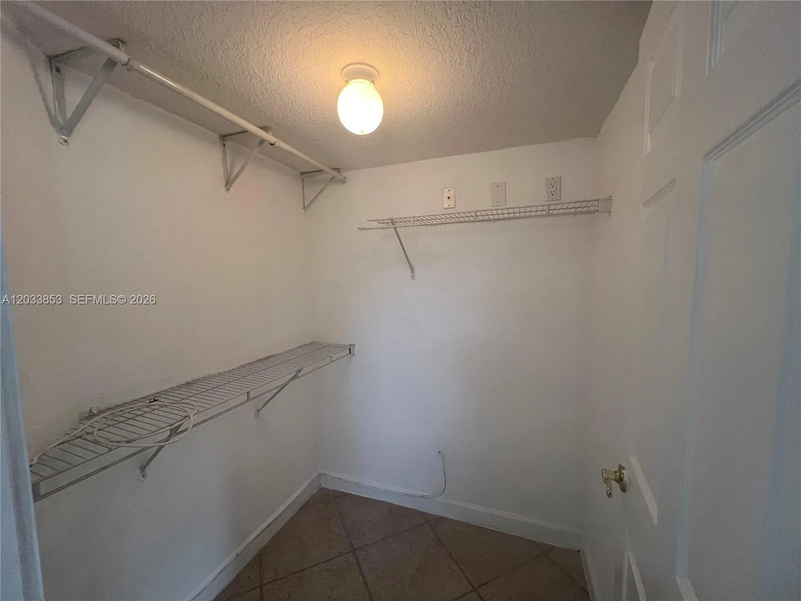 Walk-in Closet