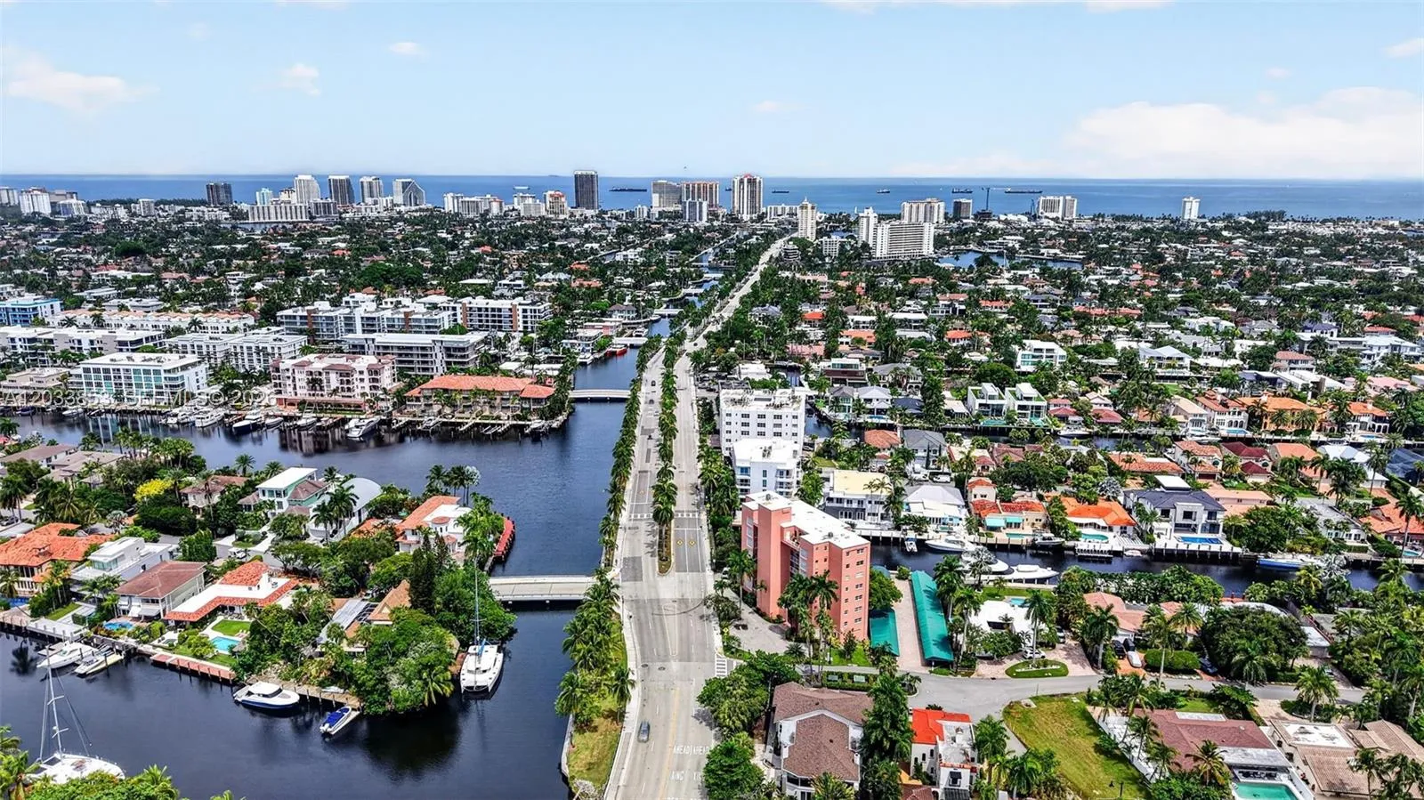 Close to Las Olas Isles & the Beach!