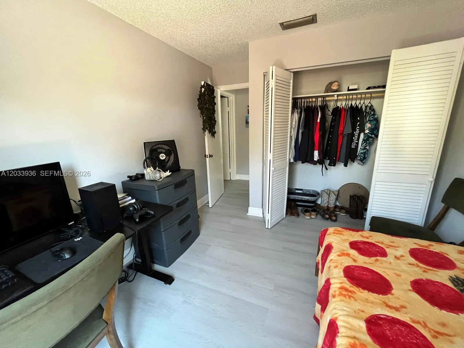 2nd Bedroom