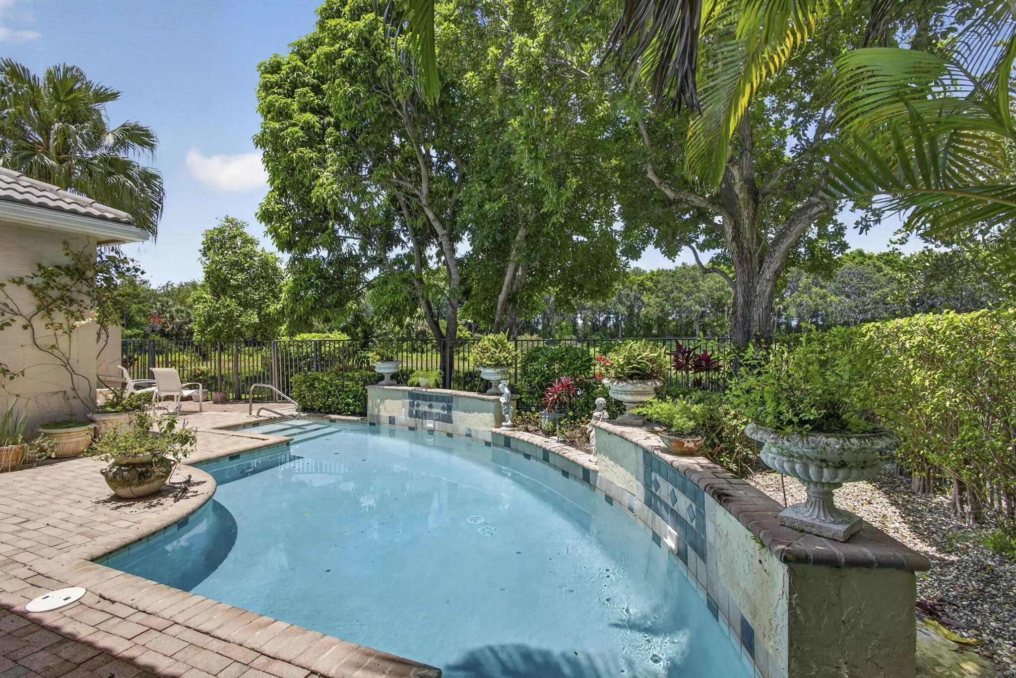 Pool & Lake View