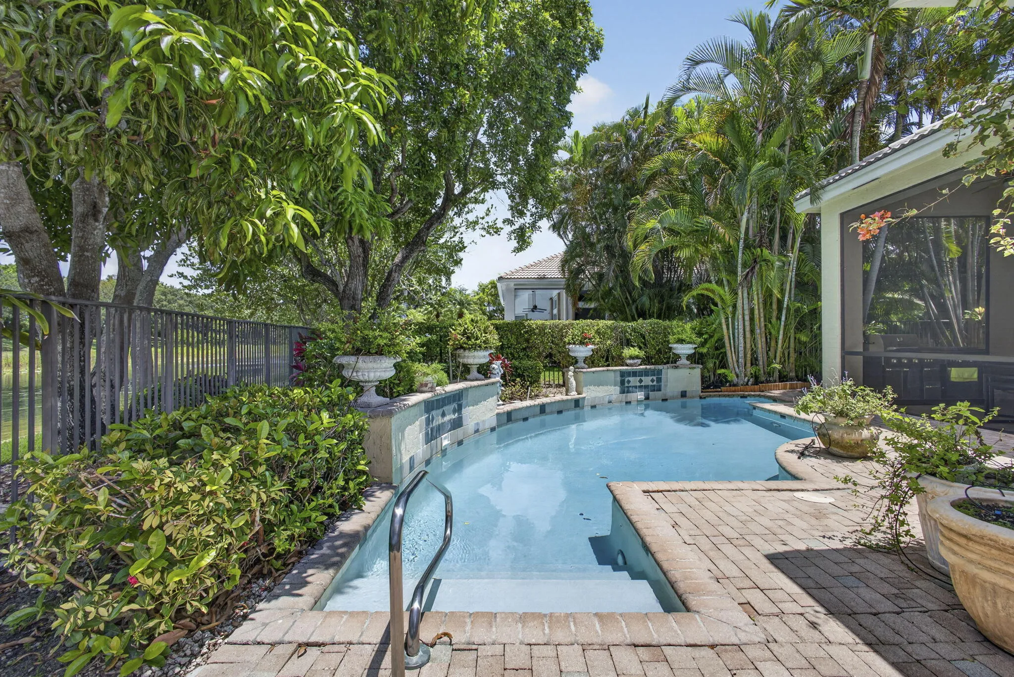 Pool & Lake View