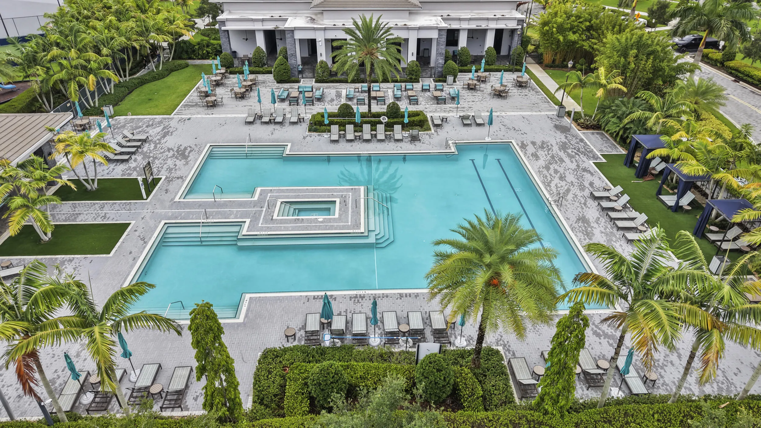 Cascata Community Pool