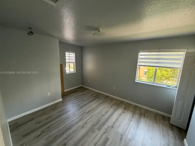 example without furniture