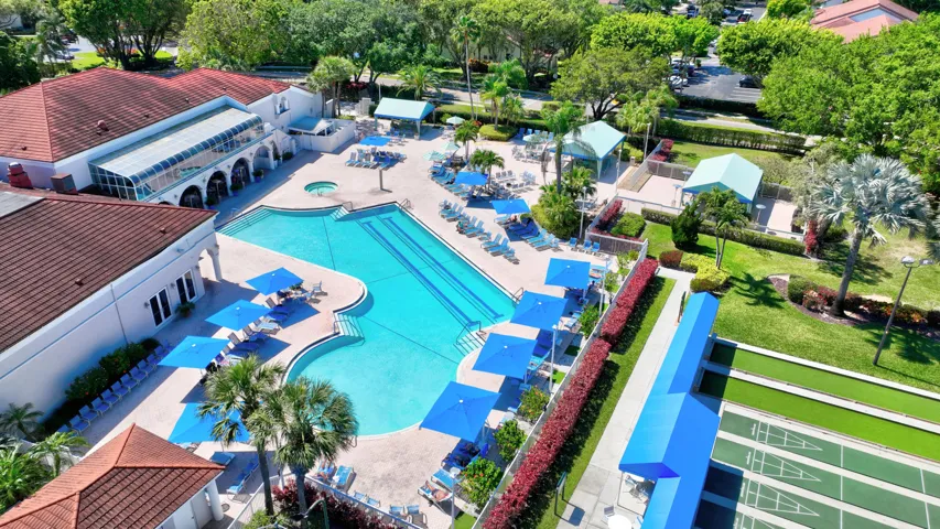 RESORT STYLE POOL