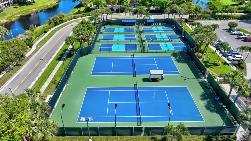 TENNIS