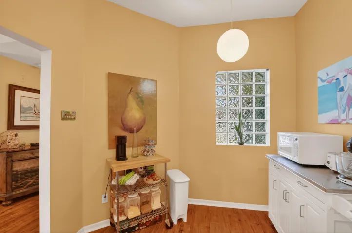 BAKER'S DELIGHT OR BREAKFAST NOOK