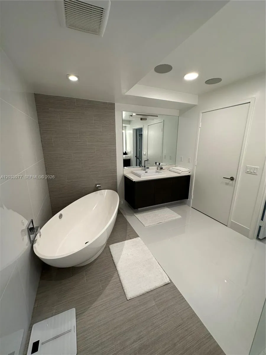 Property photo 101