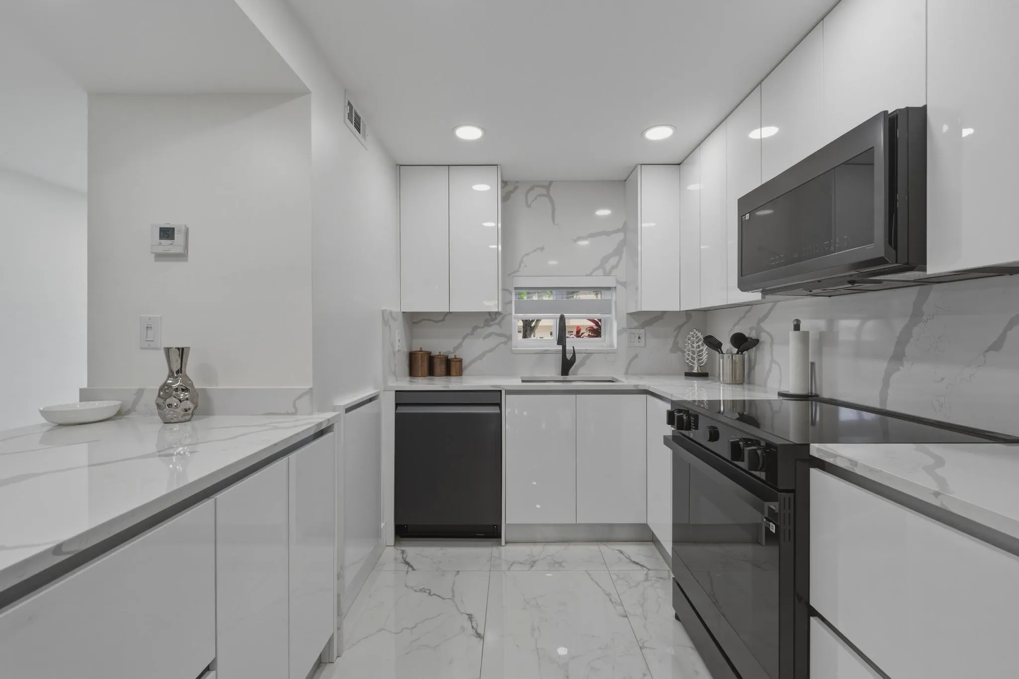12. Kitchen No Fridge