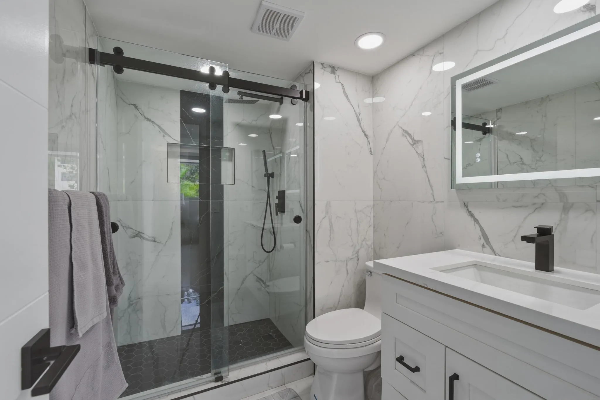 4 B Master Bathroom