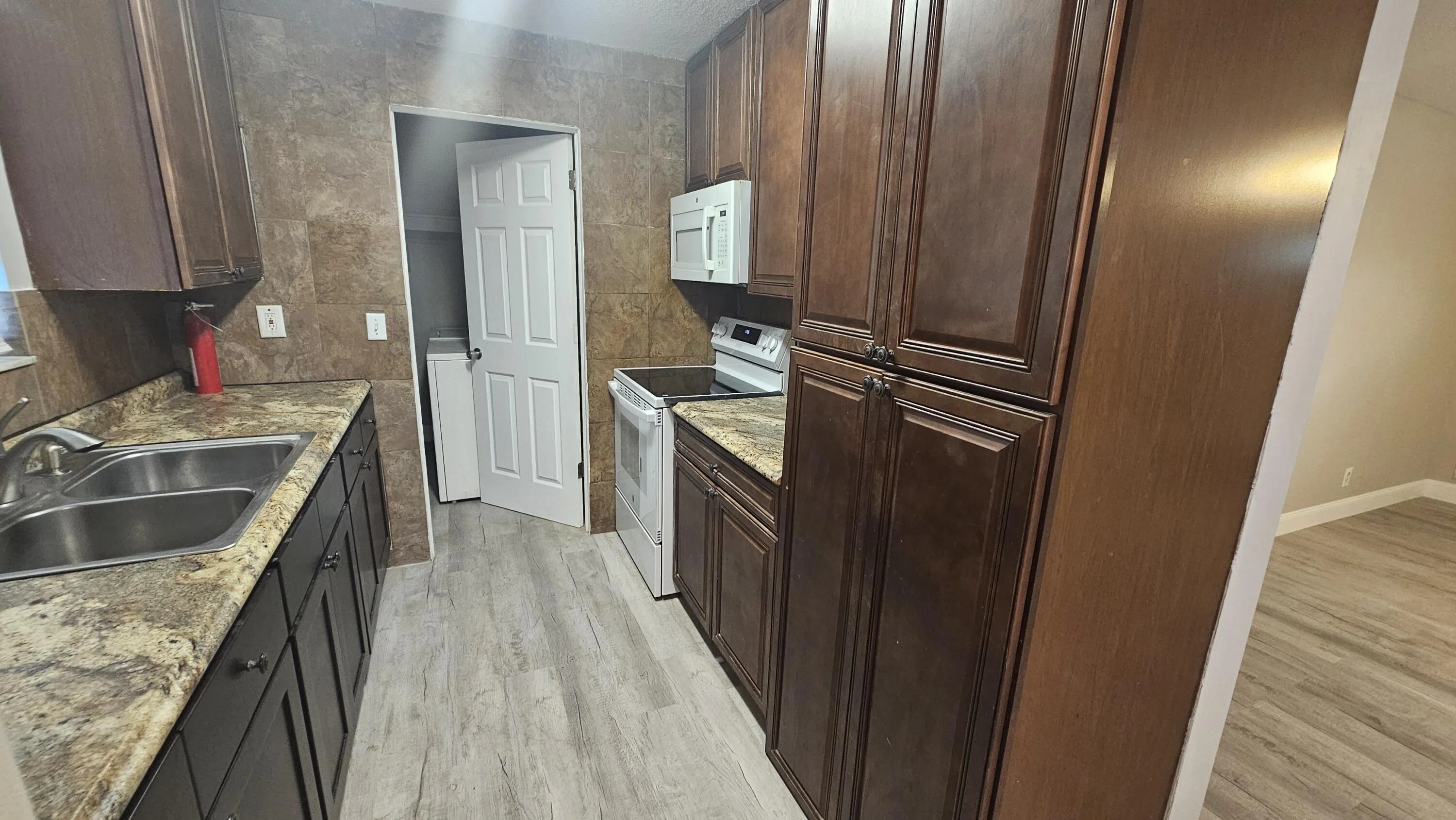 Kitchen 7