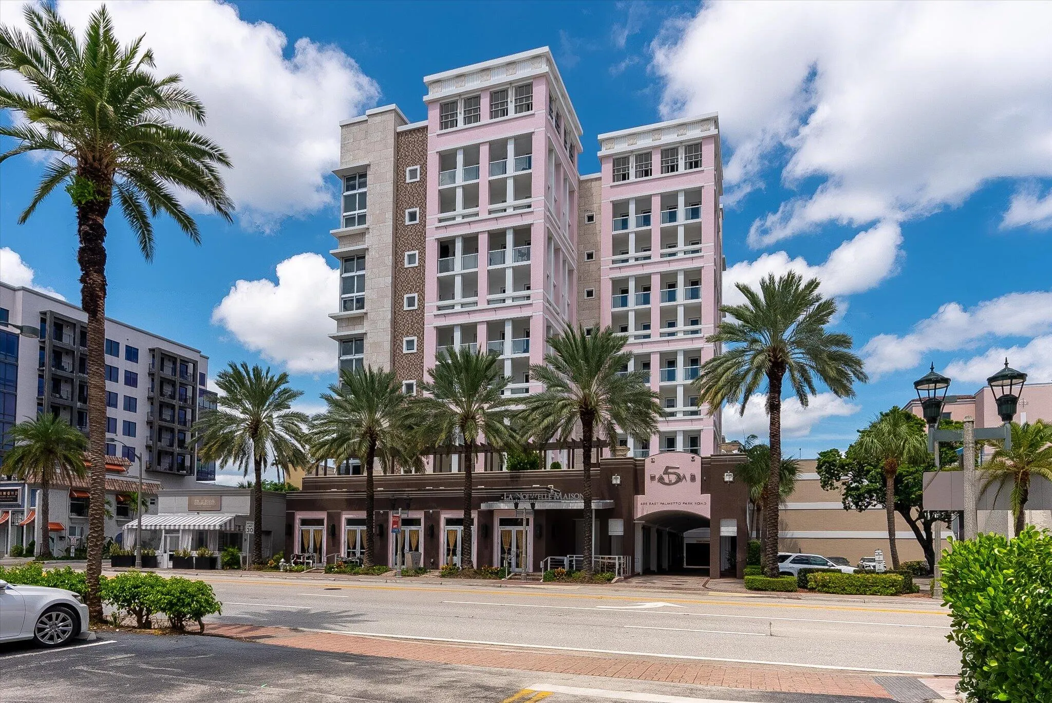 5 Palms Entrance