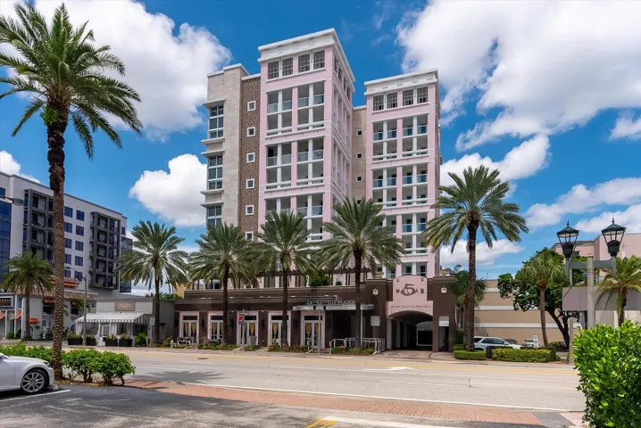 5 Palms Entrance