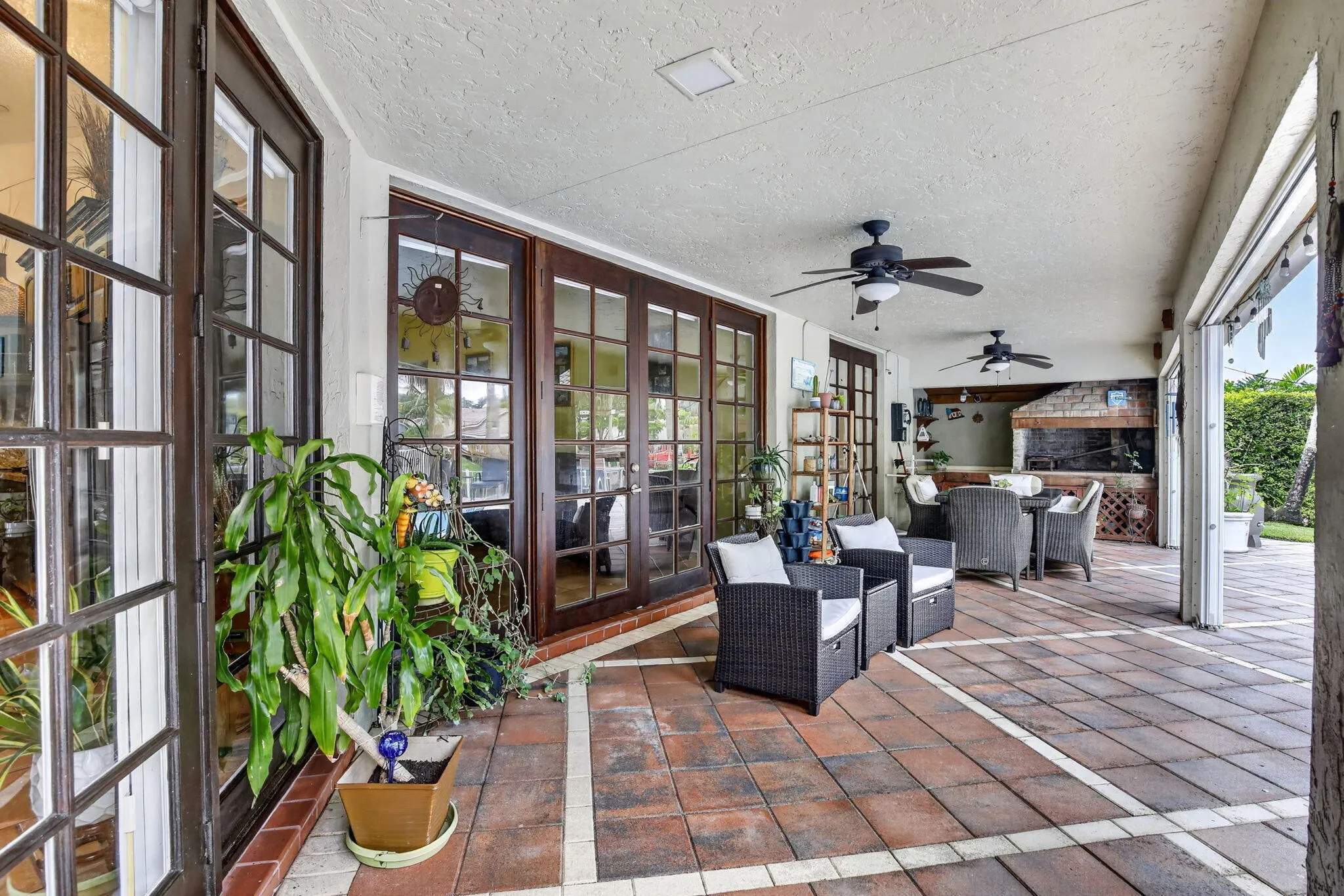 70 Covered patio