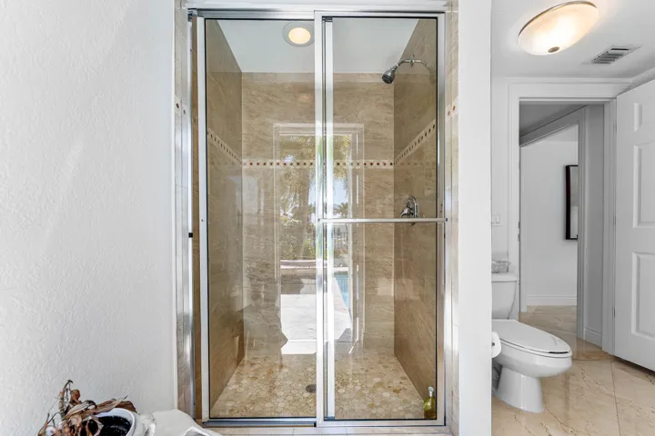 Cabana Bath / Guest bathroom #2