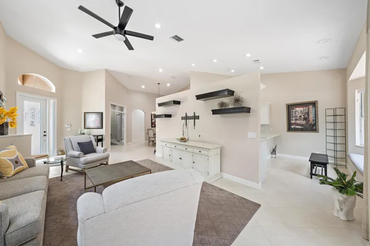 8164 Sandpiper Way