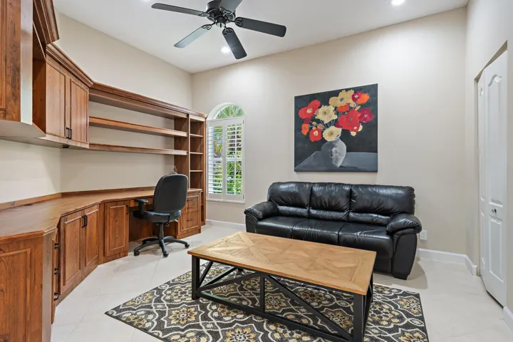 8164 Sandpiper Way