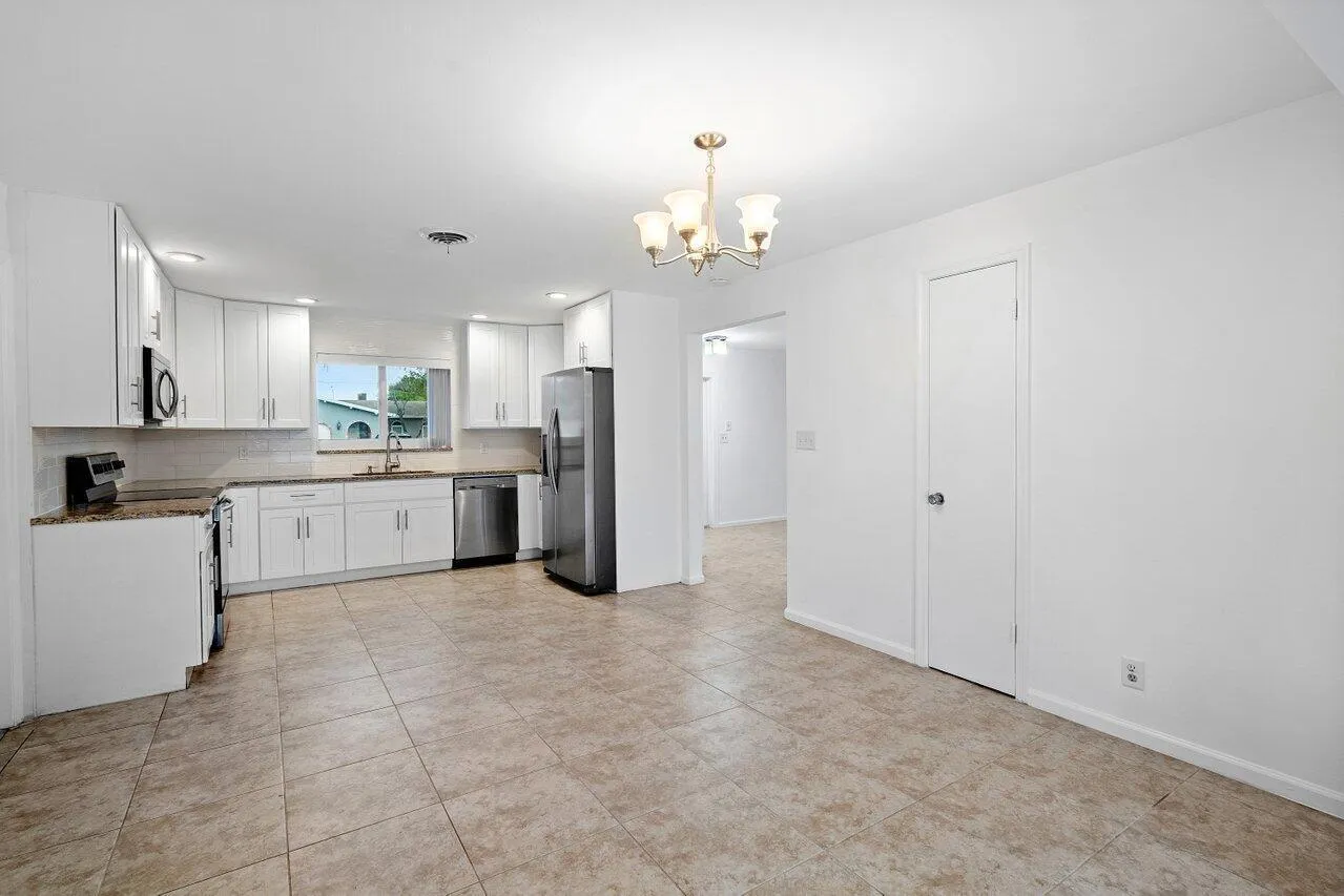 008-617Southeast8thAvenue-DeerfieldBeach