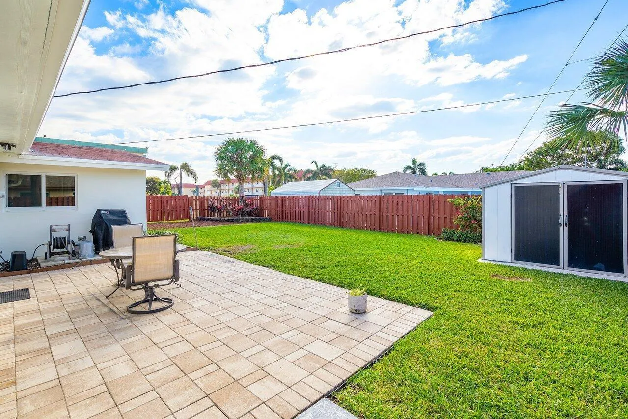 Spacious Yard - Room for a Pool or Boat