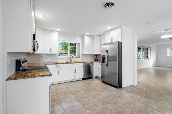 011-617Southeast8thAvenue-DeerfieldBeach