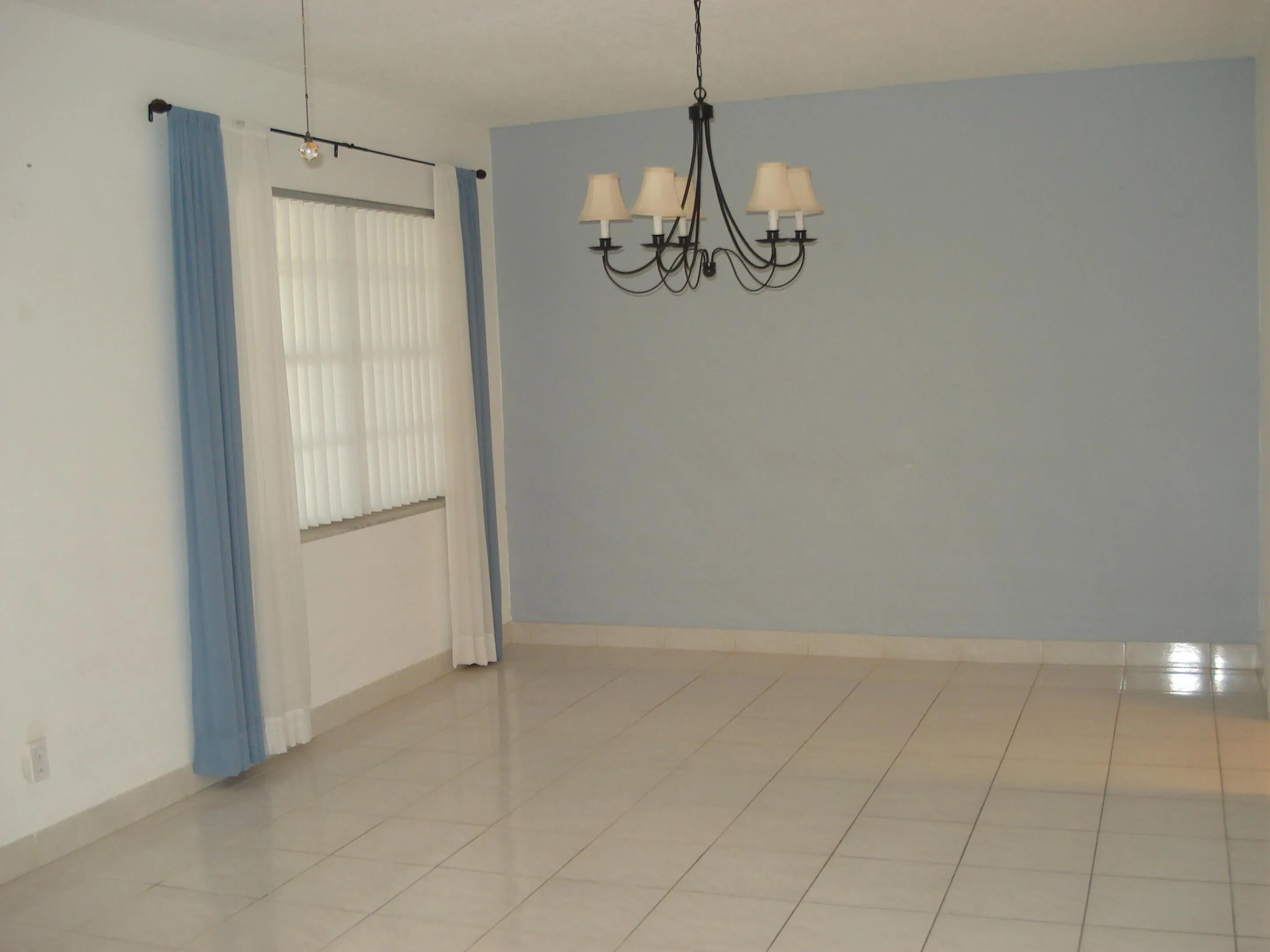 LR opens to the Dining Room