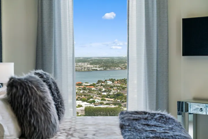 080-2700NorthOceanDrive-PH1-RivieraBeach