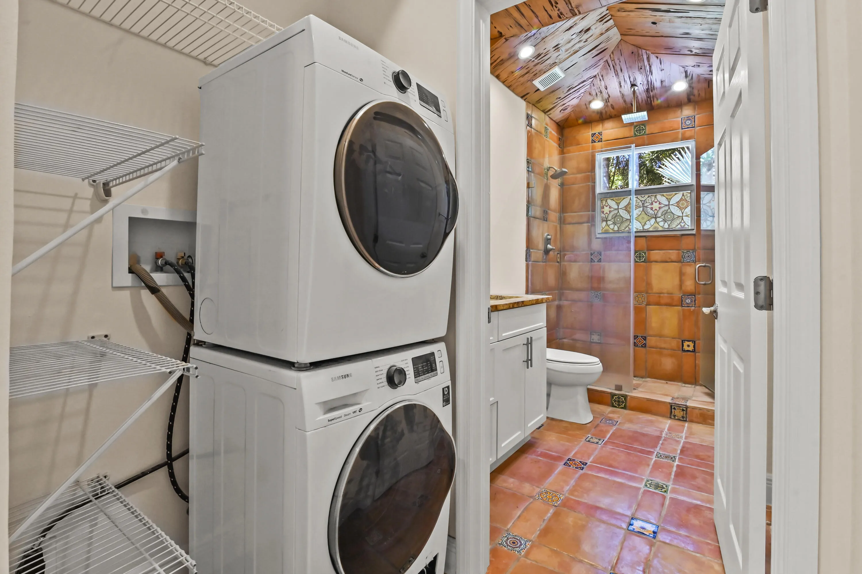 16 Laundry 01