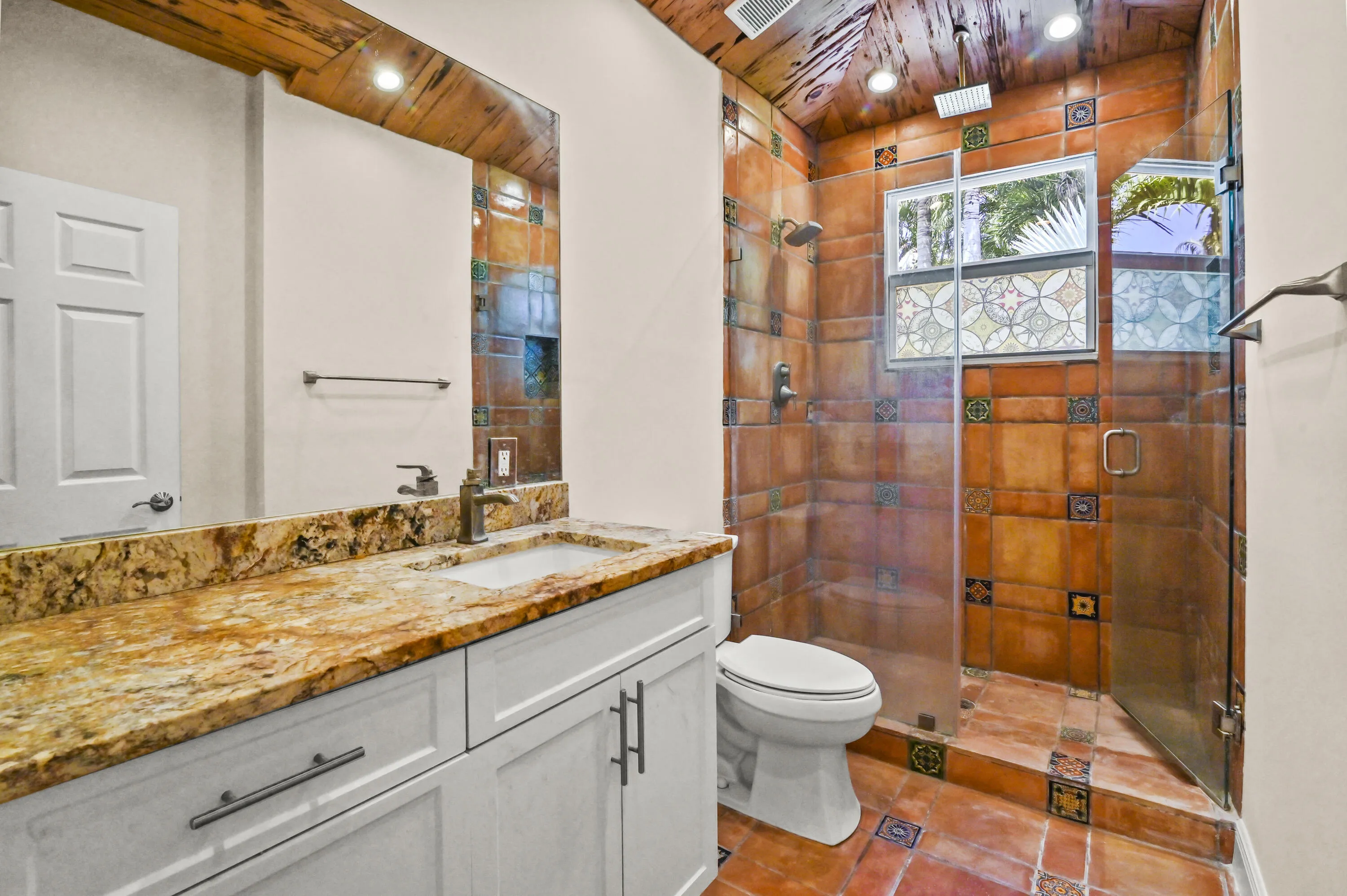 17 Bathroom 01