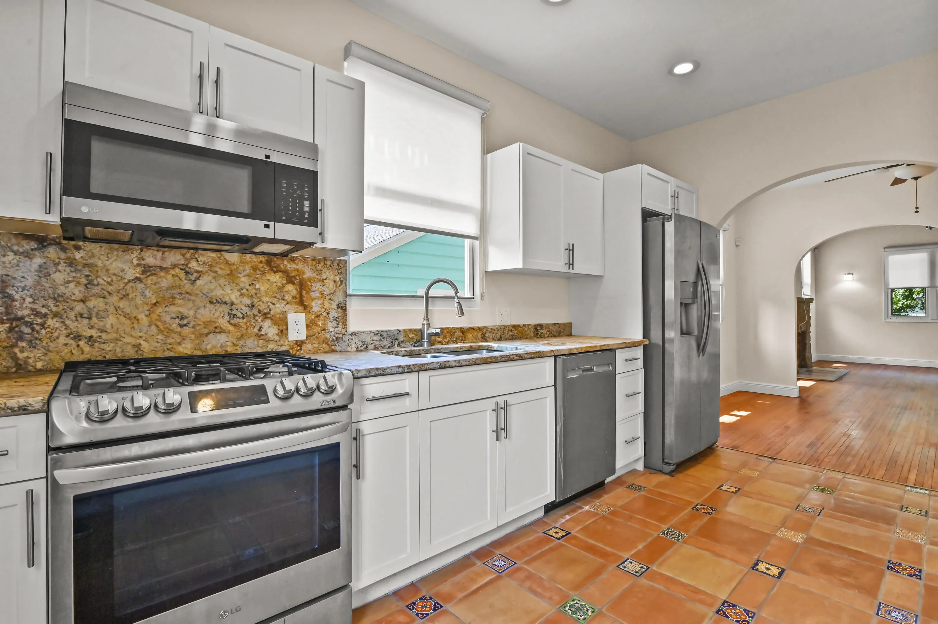 13 Kitchen 02