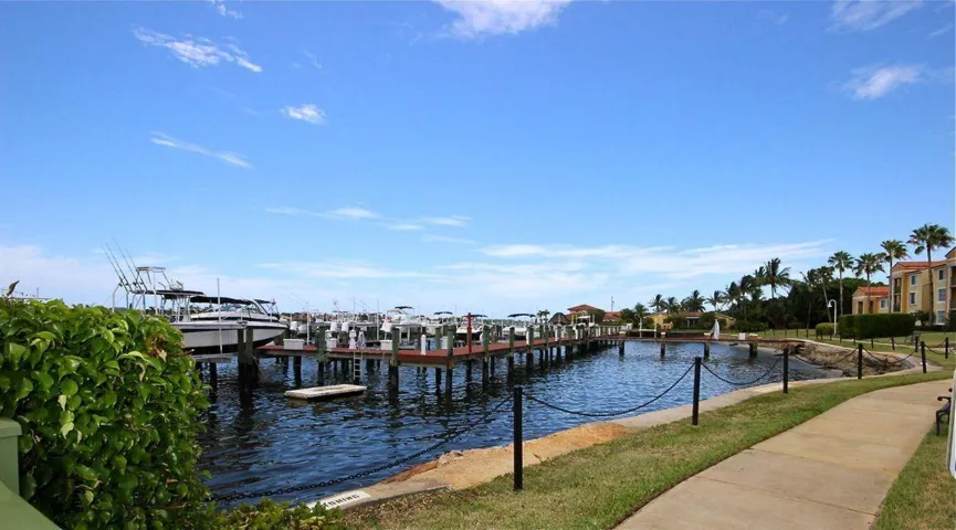 WALKWAY ON INTRACOASTAL