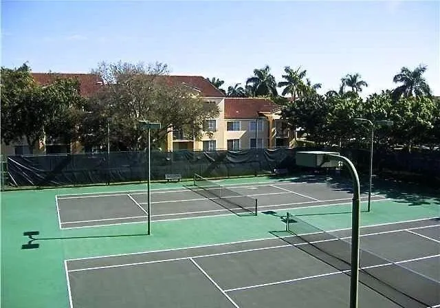 TENNIS