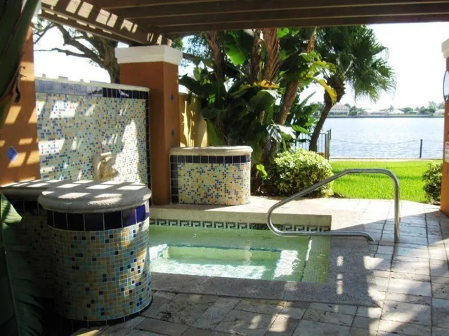 SPA ON THE INTRACOASTAL