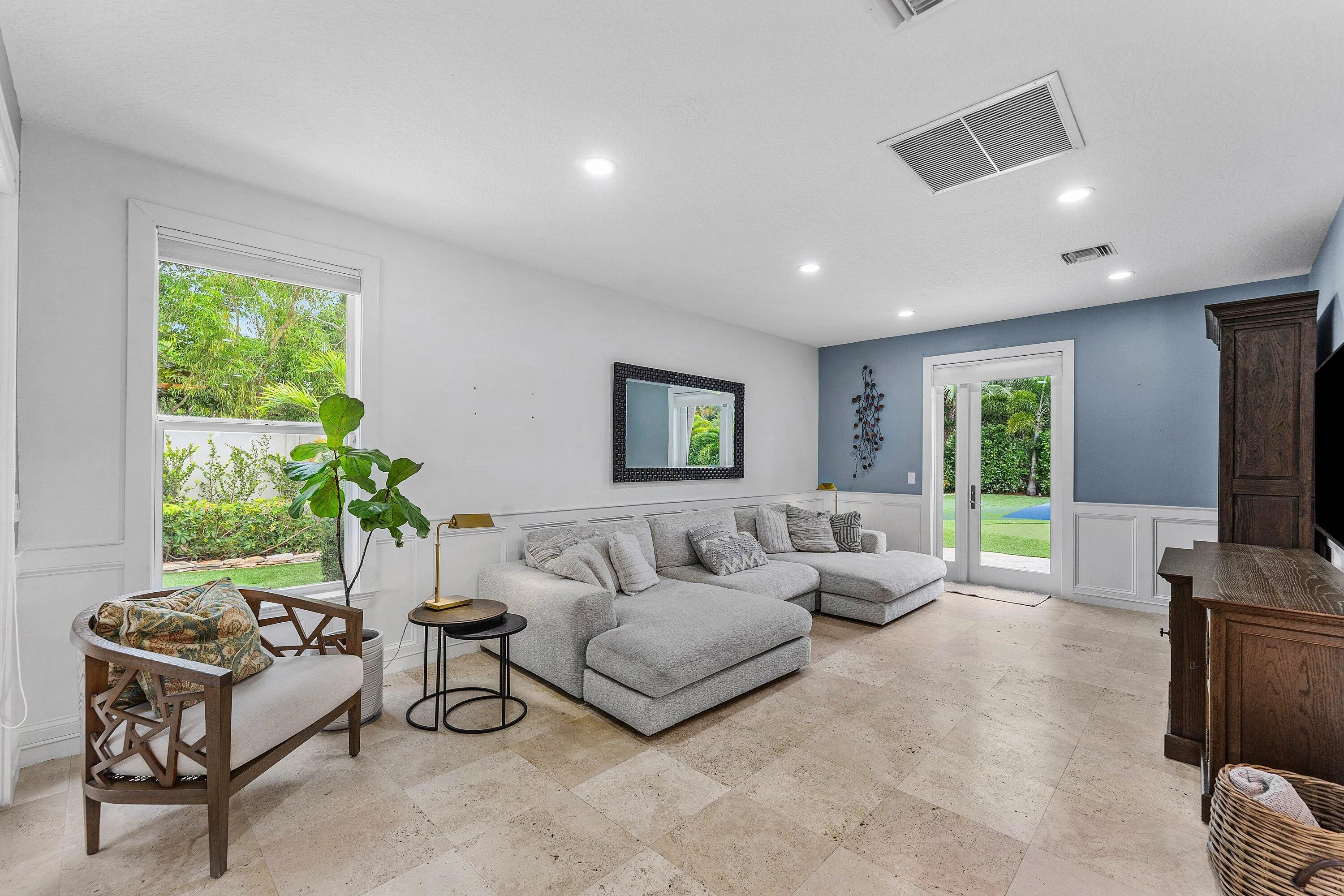 Family area - with side access to Putting Green, Fire pit & Personal Pickleball Court