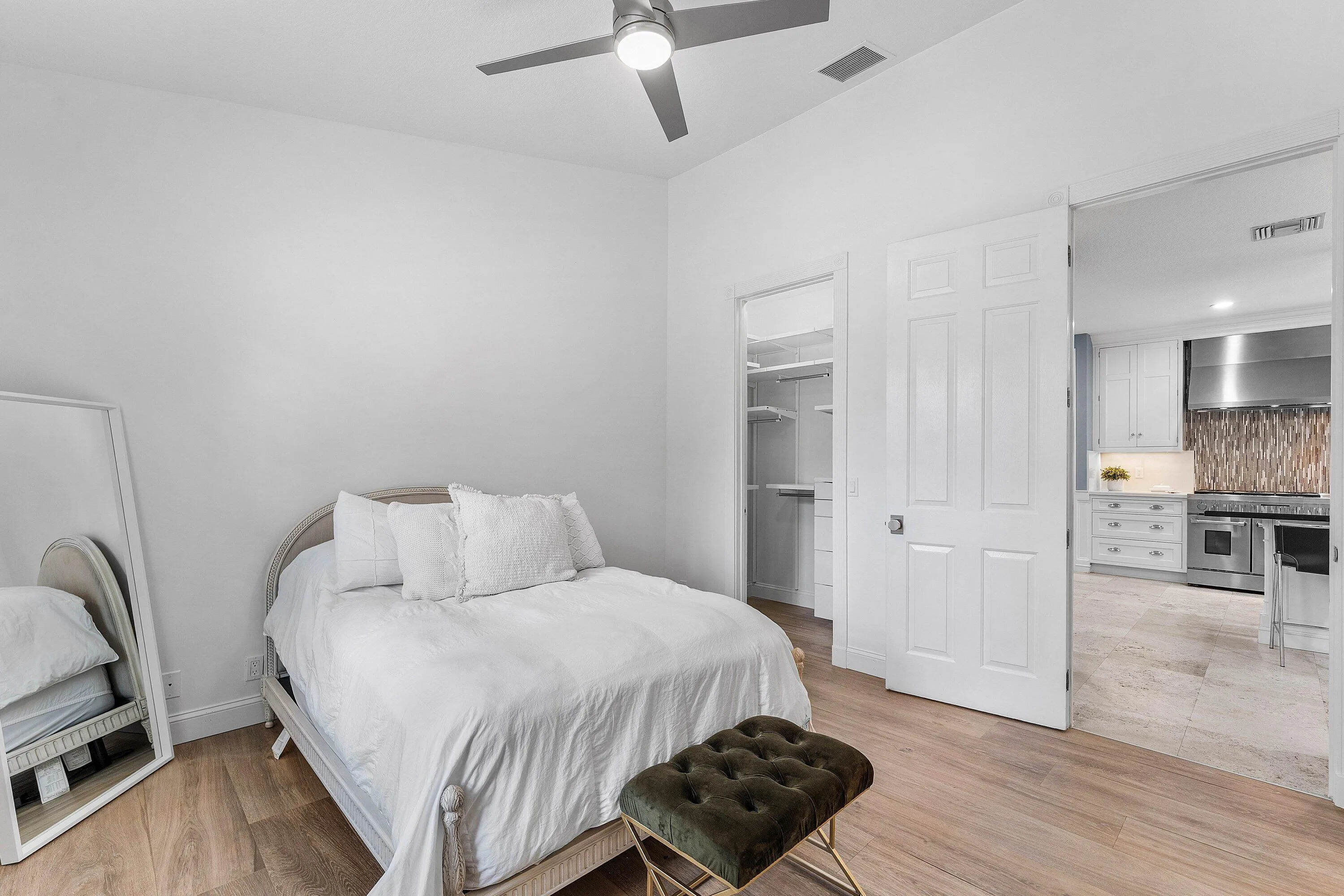 3rd Bedroom - Access to shared bathroom