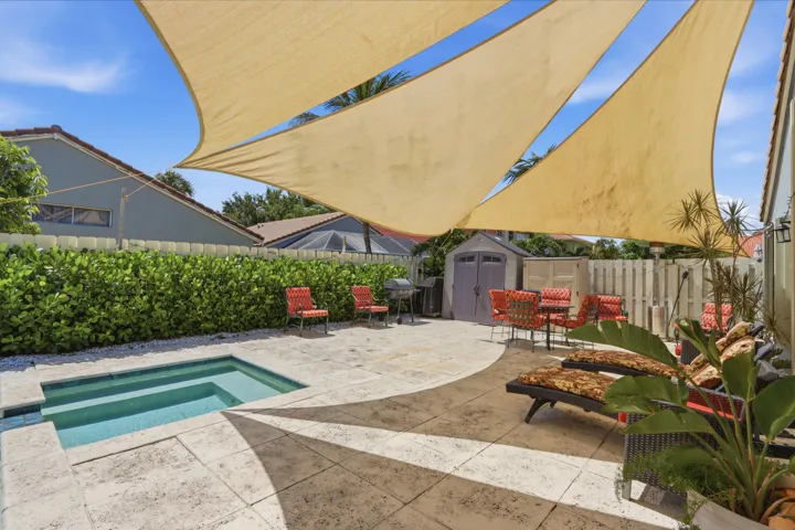 large jacuzzi/spa