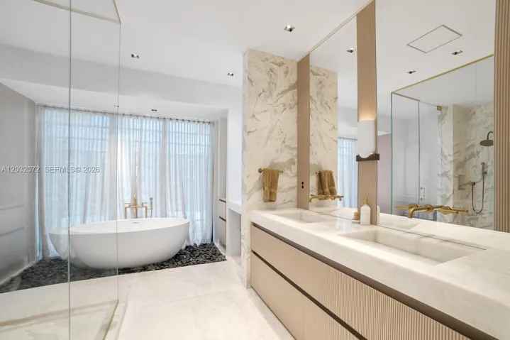 Primary bath suite