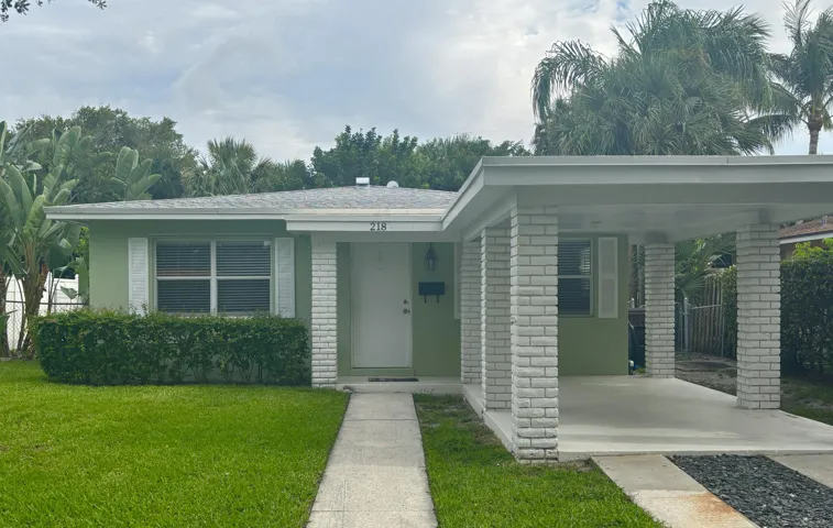 218 Seville Rd
