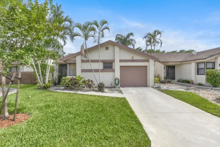 4306 Acacia Cir-13