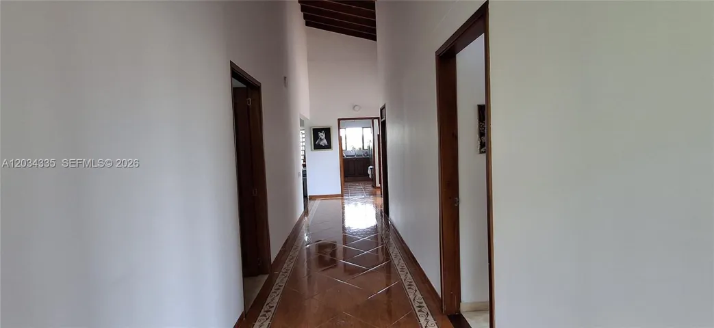 Photo 33