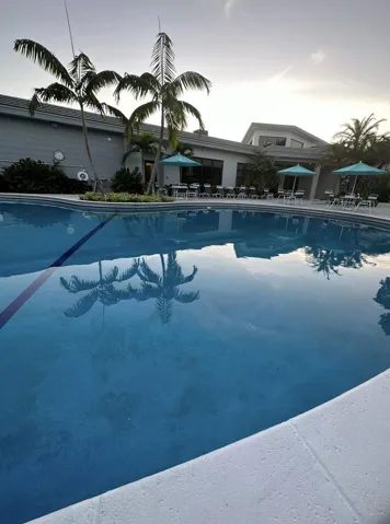 CLUB HOUSE POOL