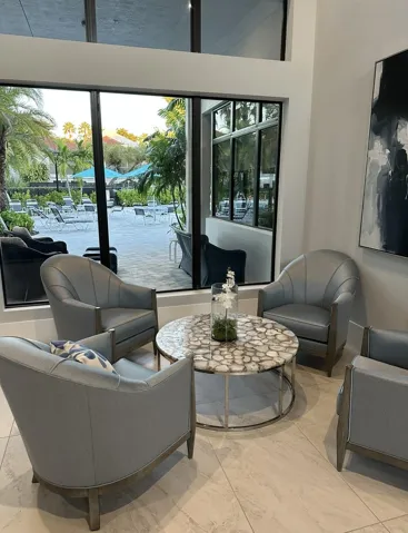 CLUB HOUSE