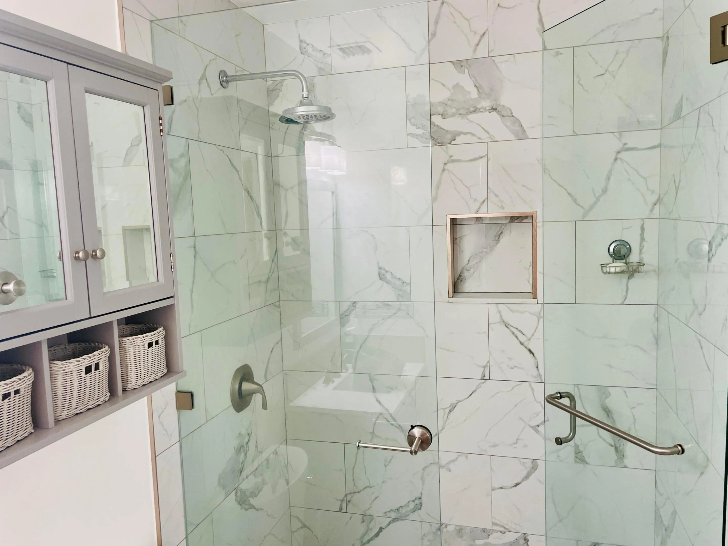 Main Bathroom (2)