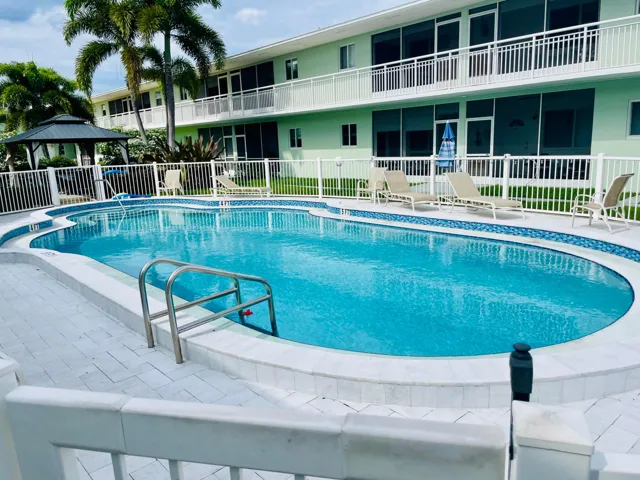 Pool Area (5)