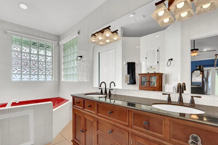 PRIMARY BATHROOM (2)