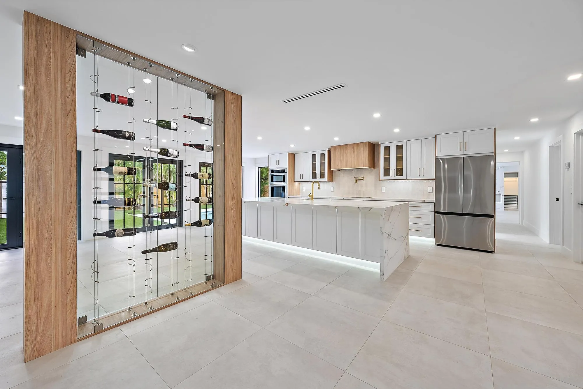 391 W Riverside Dr-32
