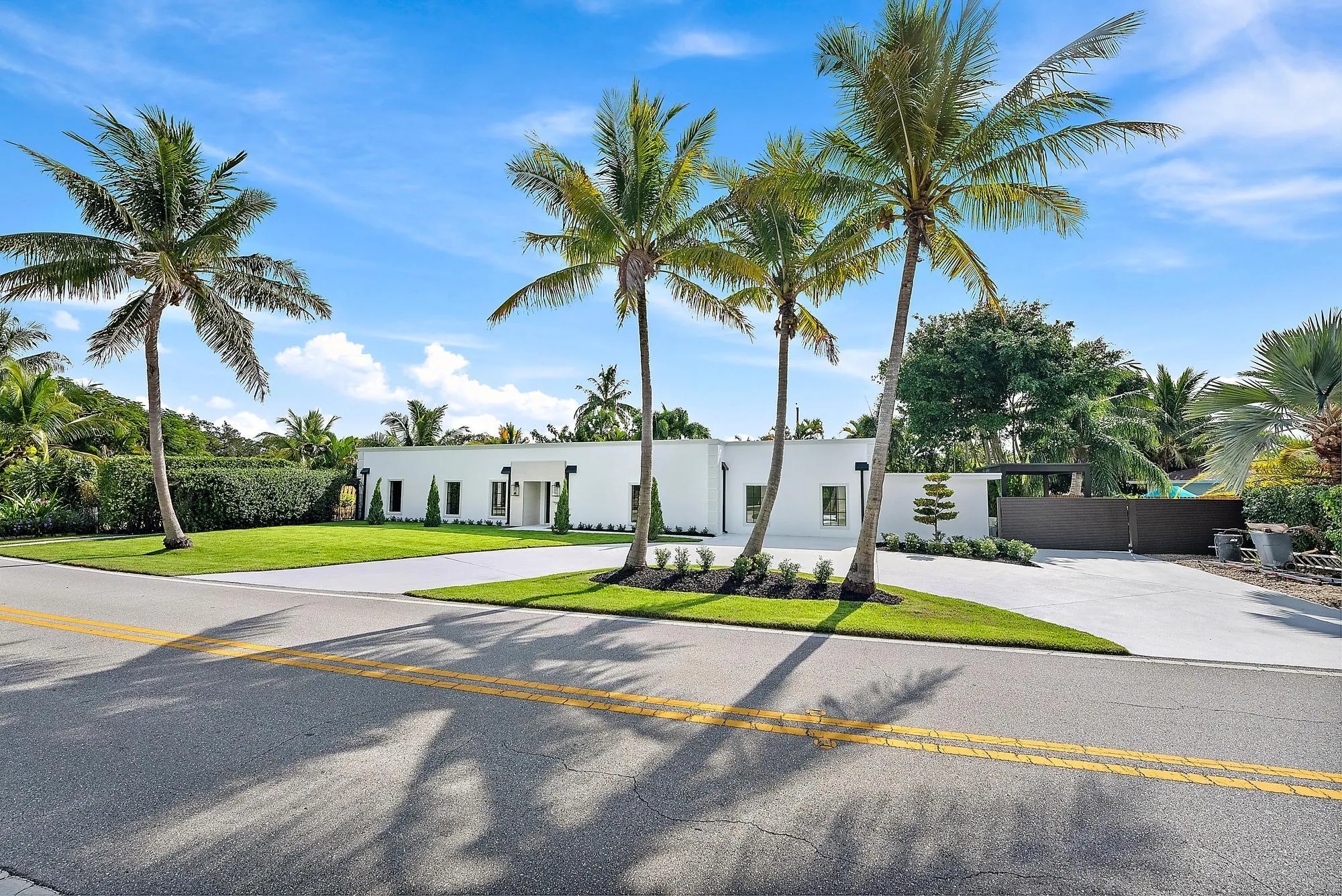 391 W Riverside Dr-8