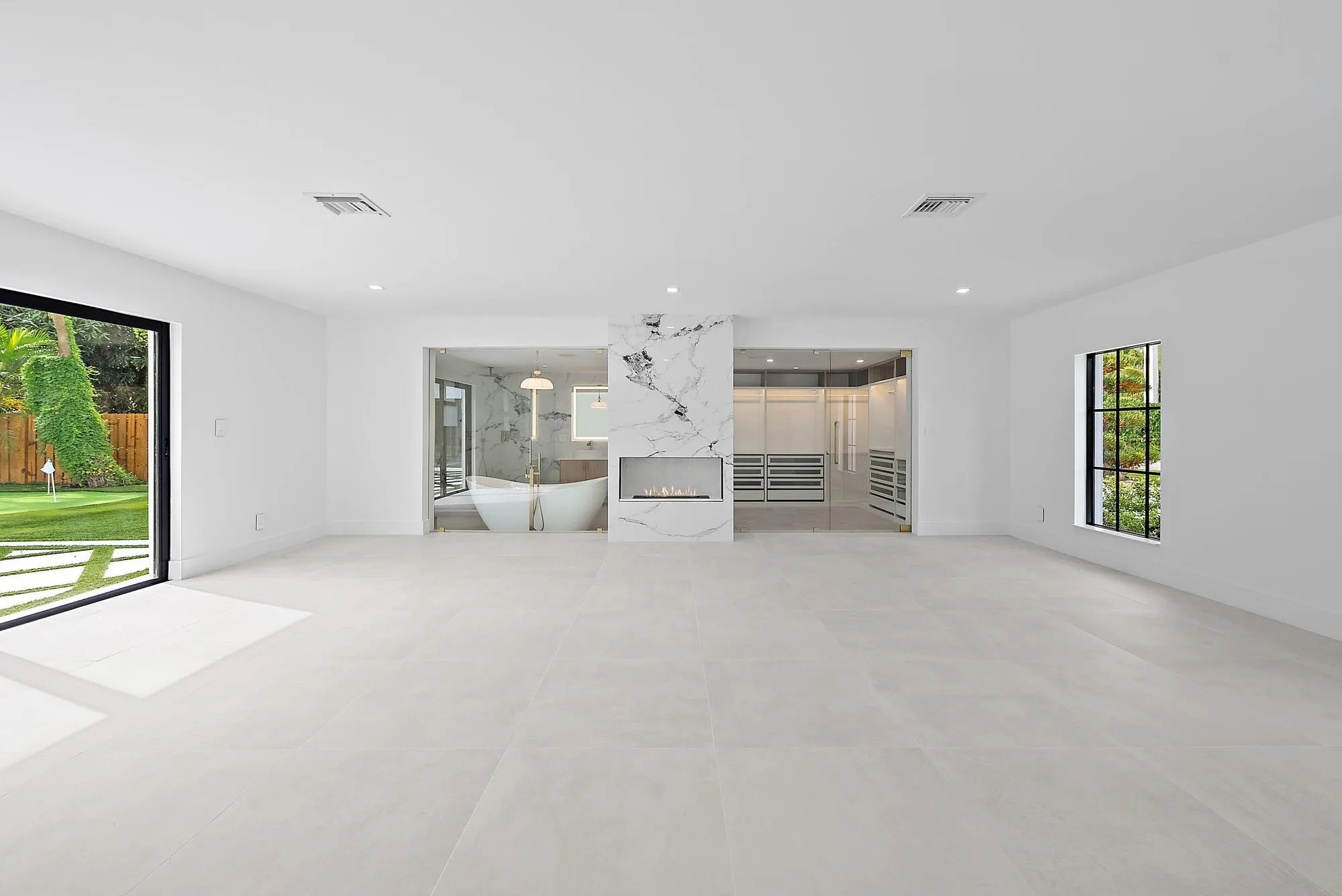 391 W Riverside Dr-20