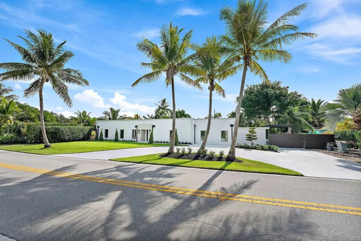391 W Riverside Dr-8