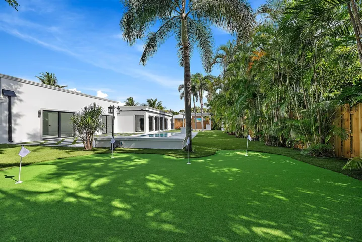 391 W Riverside Dr-6